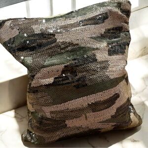 Sequin Camo Clutch Purse | 11”x12” | Zipper Close | Six Card Slots | Beautiful!